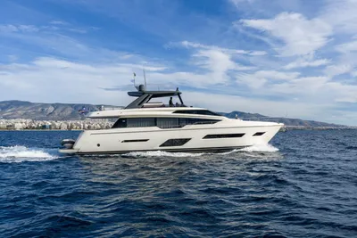 Ferretti Yachts 780
