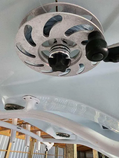 Reel Salty Yacht Photos Pics Close-up of a 2015 Sea Fox 286 Commander fishing reel mechanism.