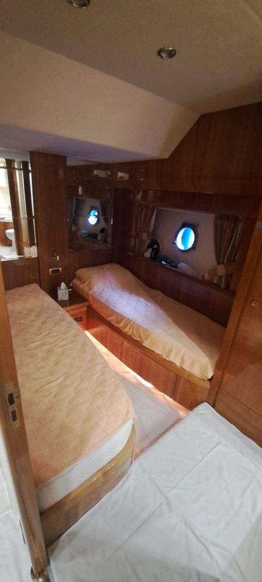 2008 Azimut 78 