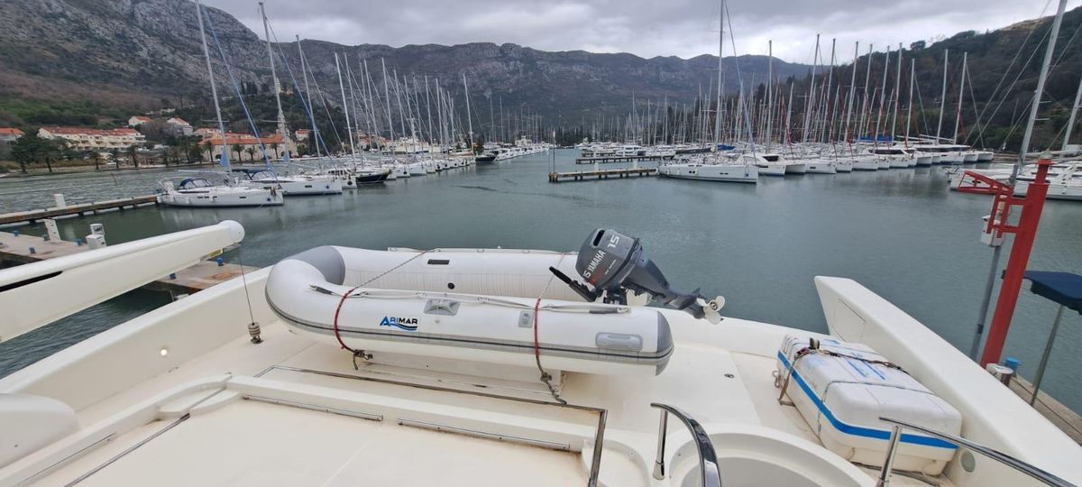 2008 Azimut 78 