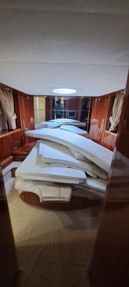 2008 Azimut 78 