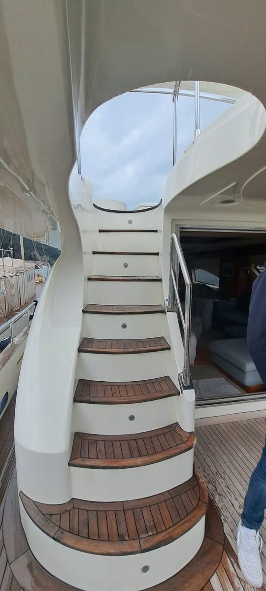 2008 Azimut 78 