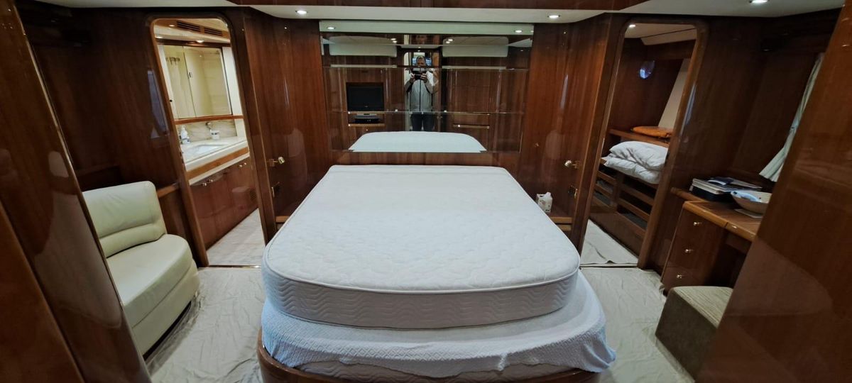 2008 Azimut 78 