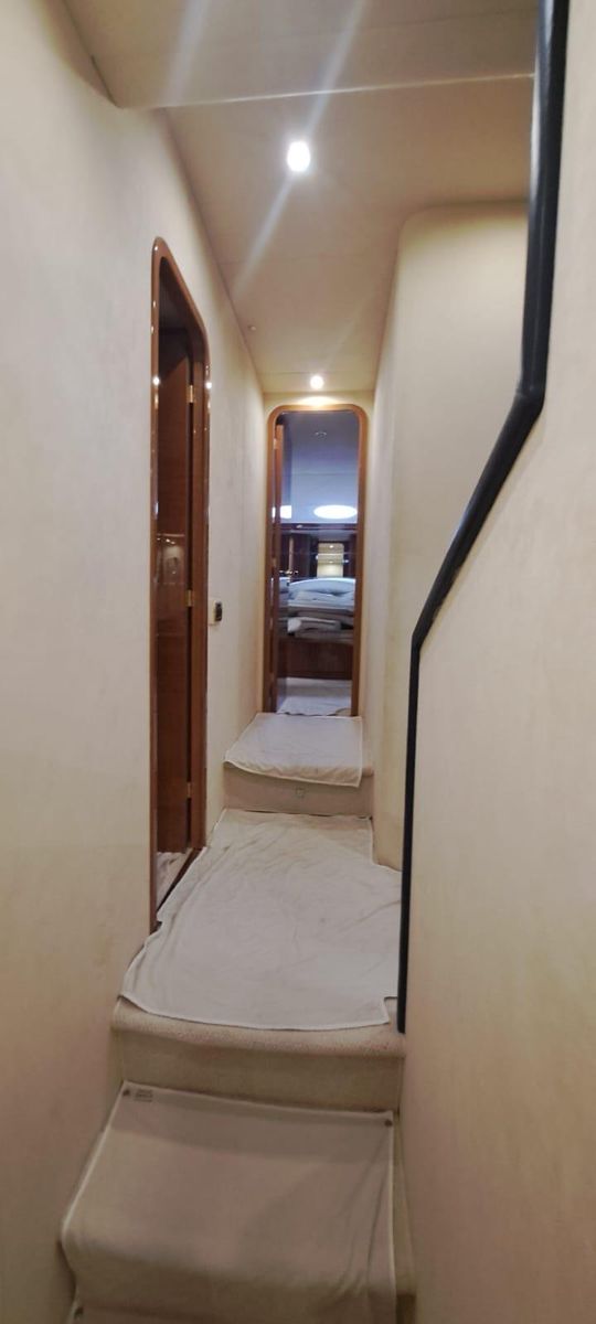 2008 Azimut 78 