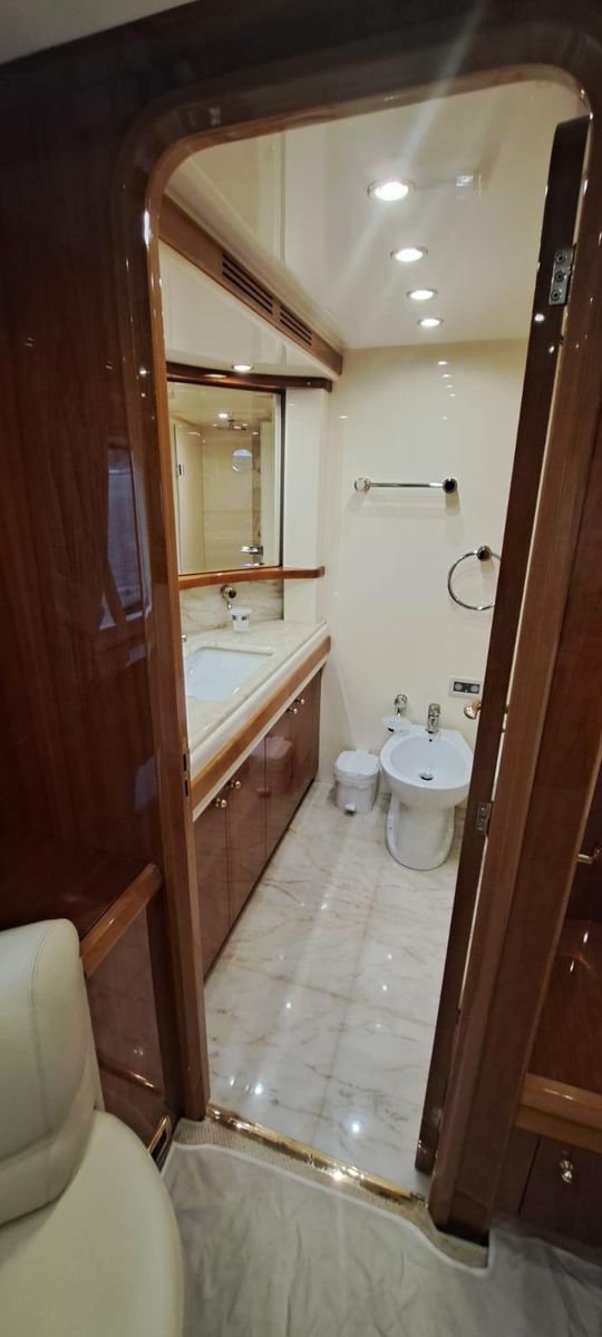 2008 Azimut 78 