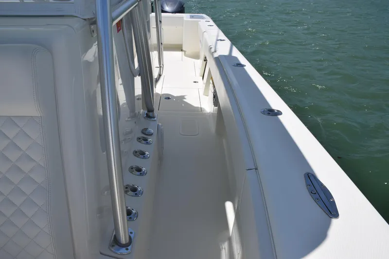  Yacht Photos Pics 2015 SeaVee 370z boat deck with rod holders and ocean view.