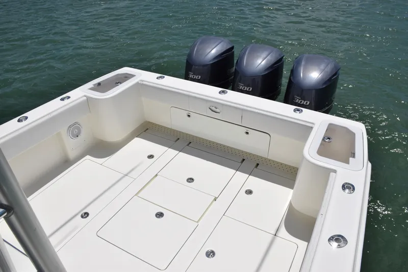  Yacht Photos Pics 2015 SeaVee 370z boat with triple 300 horsepower engines on water.