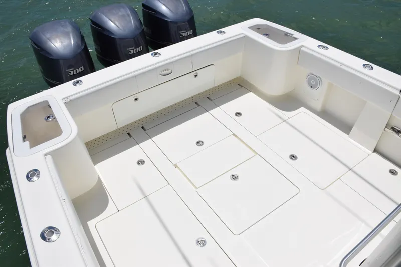  Yacht Photos Pics SeaVee 370z 2015 boat deck with triple 300 horsepower outboard engines.