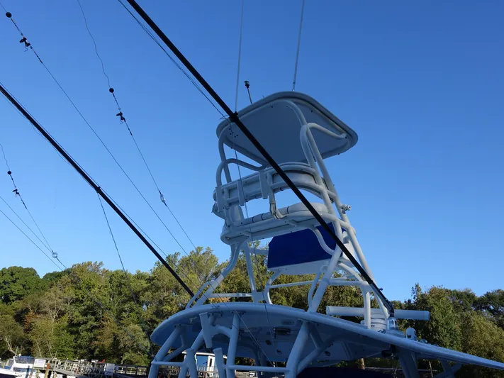  Yacht Photos Pics Regulator 41 boat tower with fishing rods against clear blue sky, 2016 model.