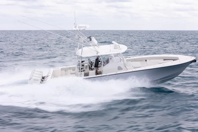  Yacht Photos Pics 2026 SeaVee 420Z boat cruising on open ocean waters.