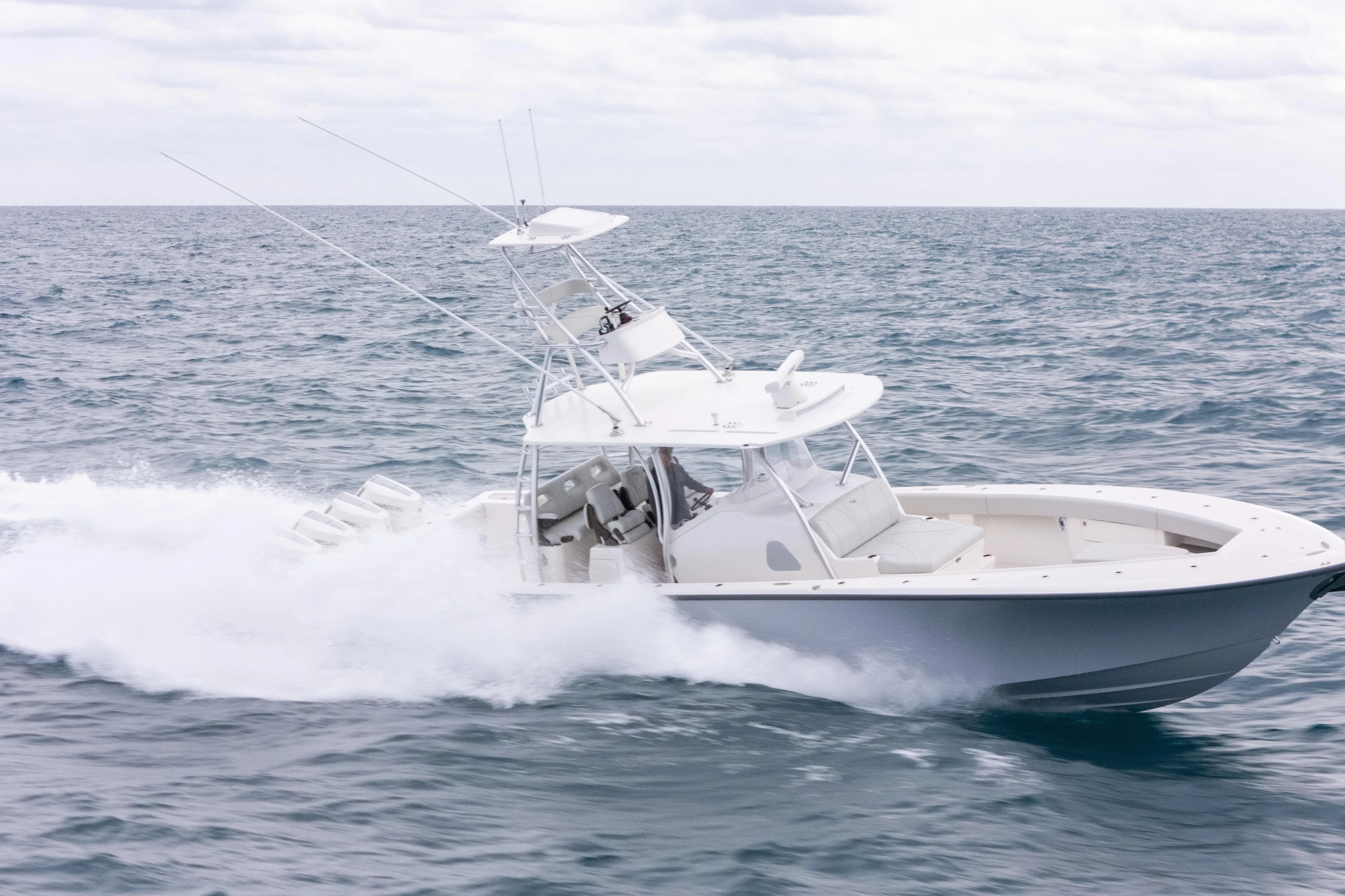  Yacht Photos Pics 2026 SeaVee 420Z boat cruising on open ocean waters.