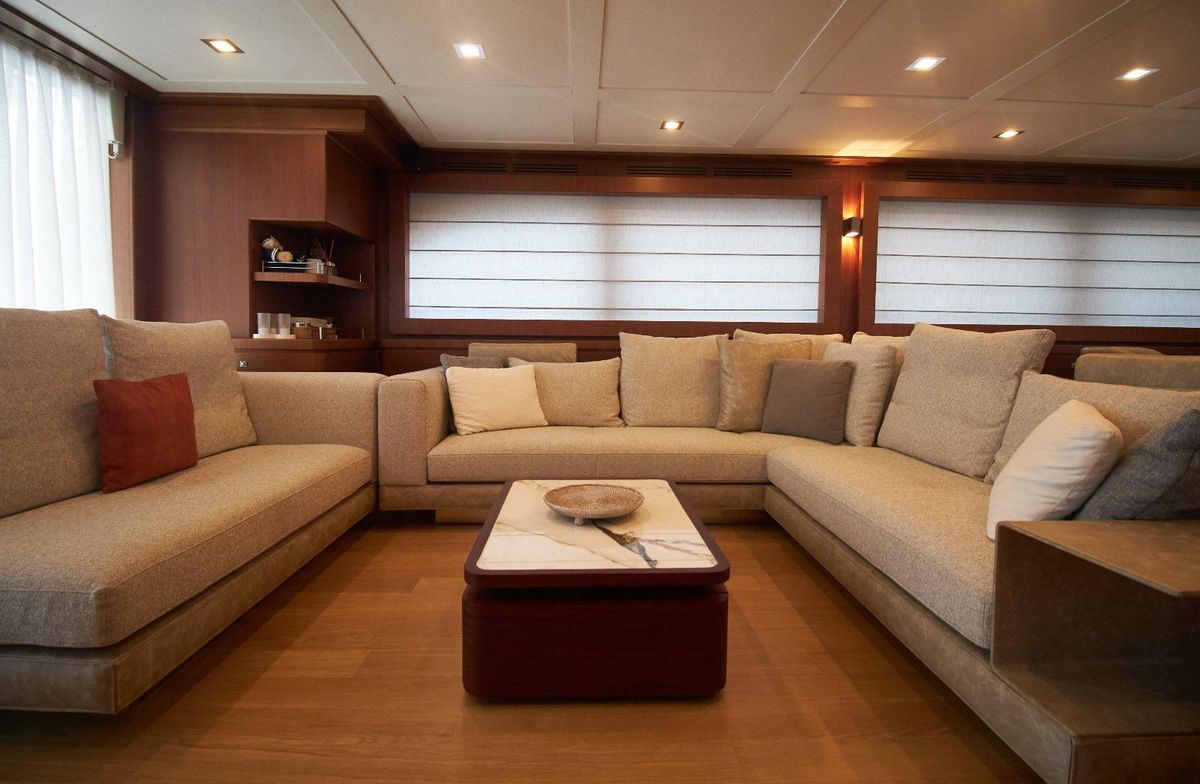 2010 Custom Line 108 