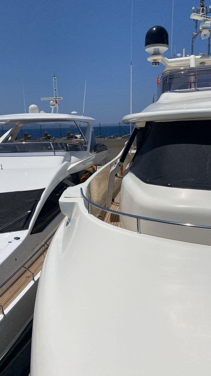 2010 Custom Line 108 