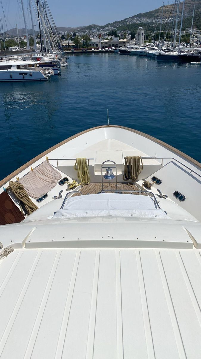 2010 Custom Line 108 
