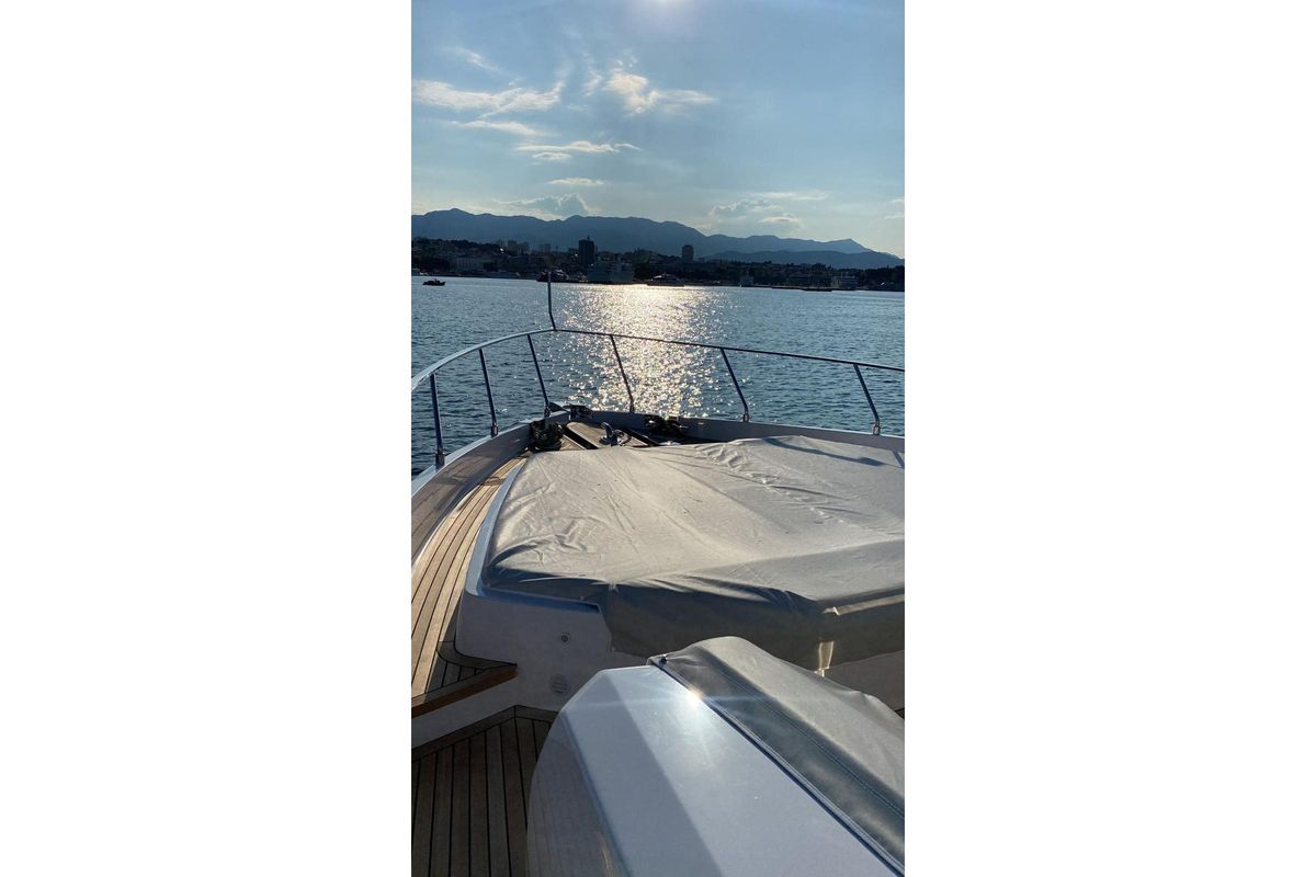 2023 Ferretti Yachts 78 