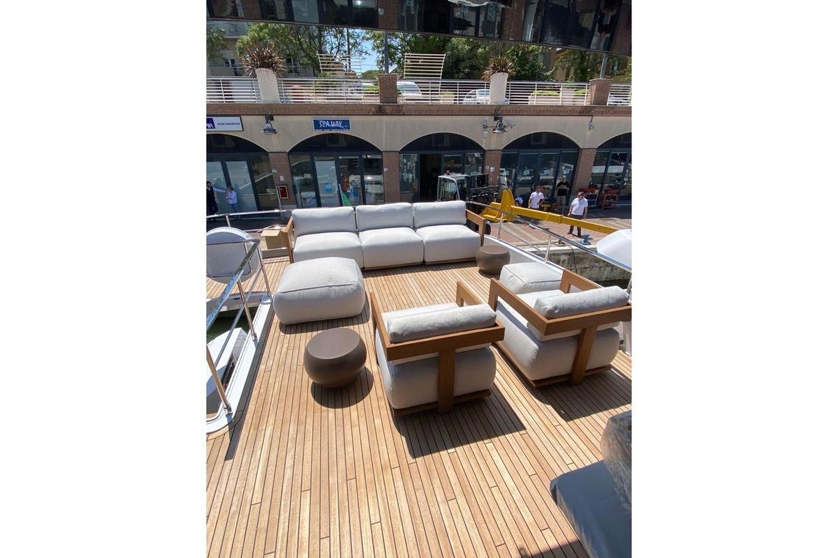 2023 Ferretti Yachts 78 