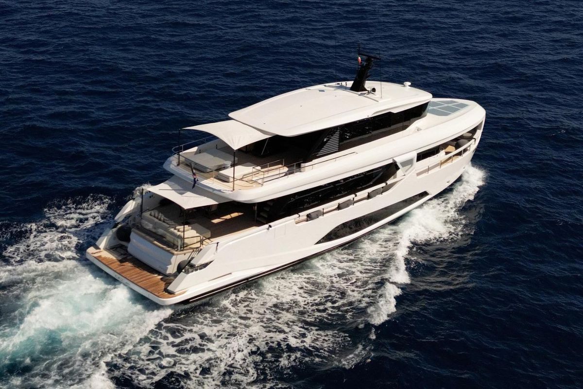 2025 Ferretti Yachts 85 