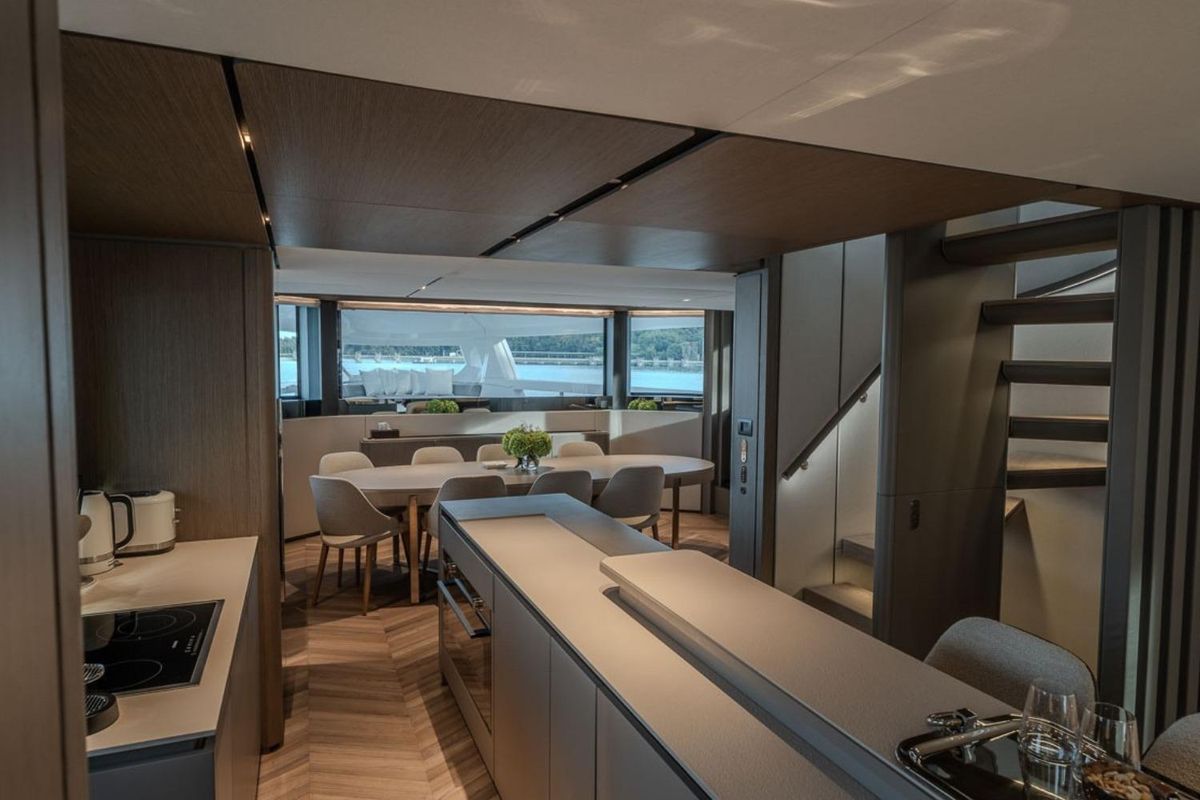 2025 Ferretti Yachts 85 