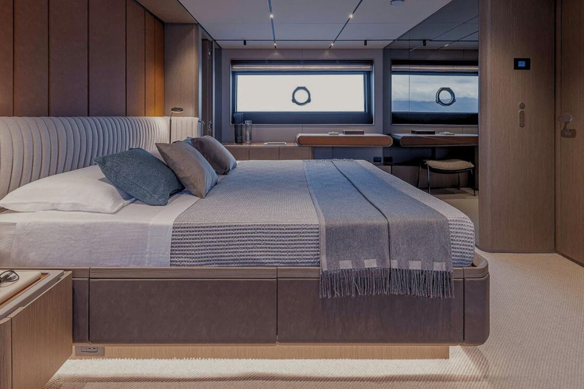2025 Ferretti Yachts 85 