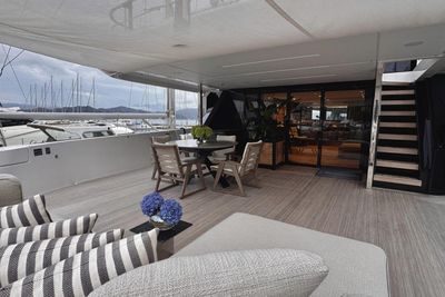 Yacht