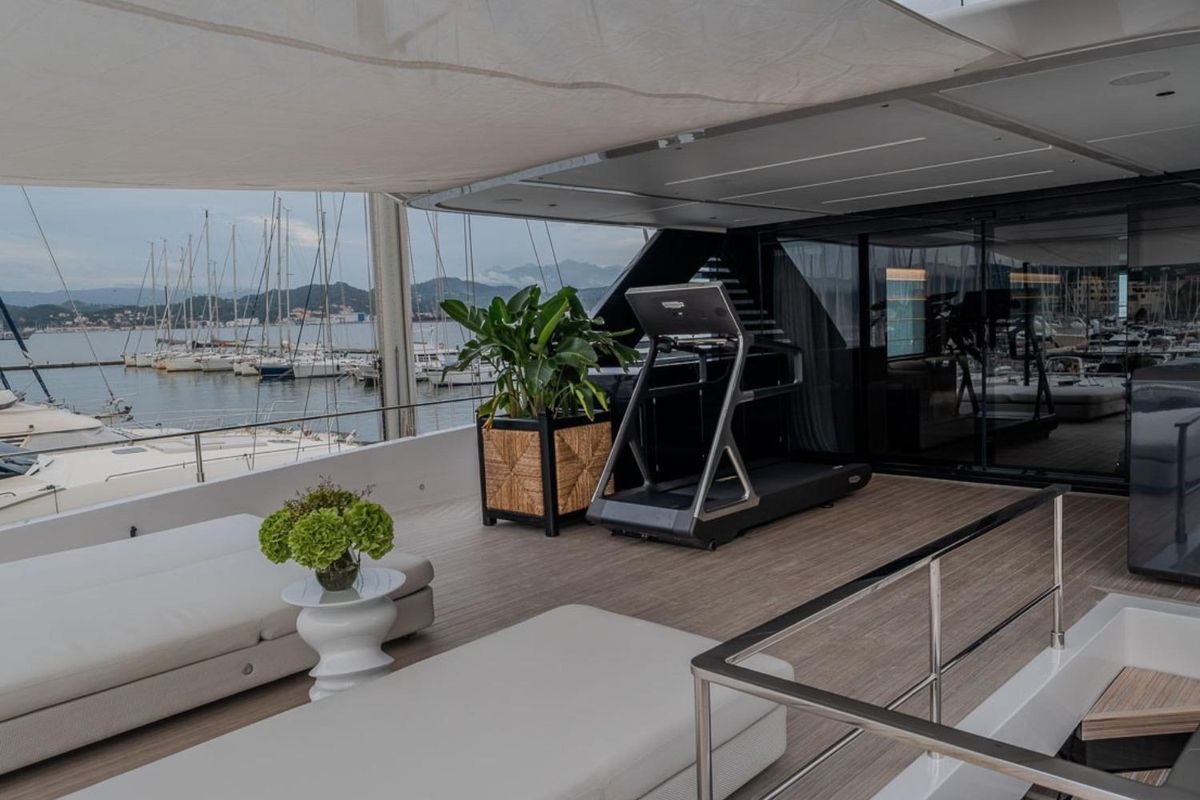 2025 Ferretti Yachts 85 