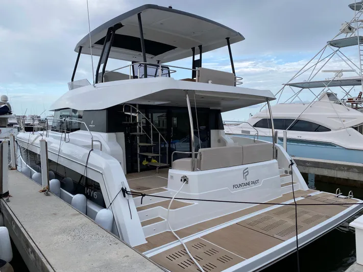 Pheonix Yacht Photos Pics 