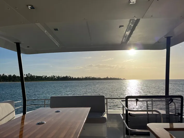 Pheonix Yacht Photos Pics 