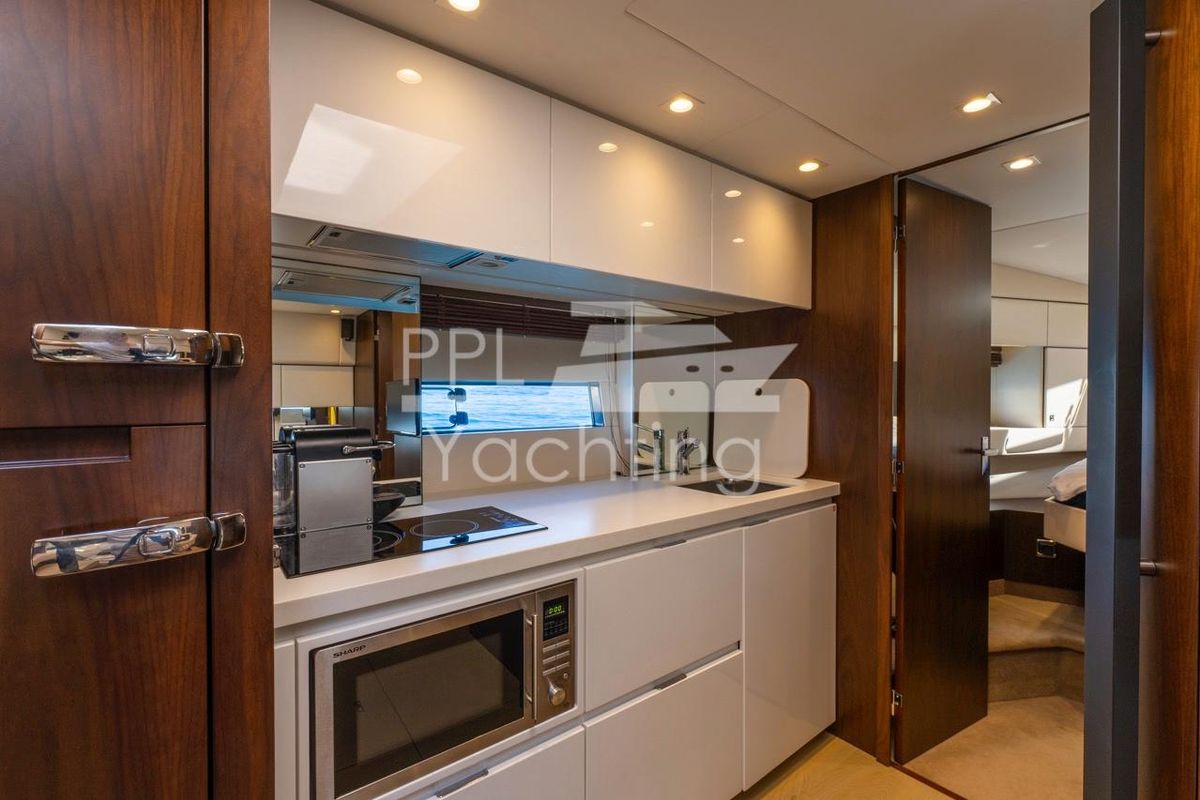 2014 Fairline 50 