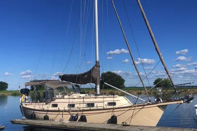 Island Packet 29
