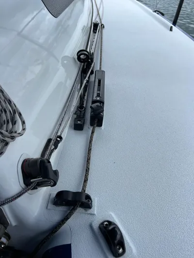 Manifest Yacht Photos Pics Close-up of 2016 Offshore Racing Van Munster Boats Fred Barrett 35 deck rigging.