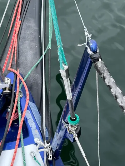 Manifest Yacht Photos Pics Close-up of 2016 Offshore Racing Van Munster Boats Fred Barrett 35 rigging and ropes.