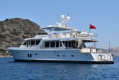 Offshore Yachts 80 Pilot House