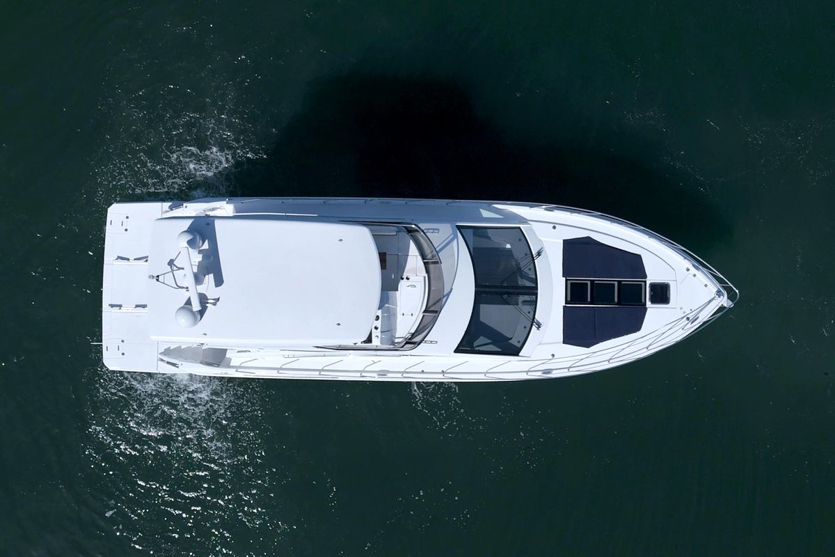 2018 Cruisers Yachts 54 