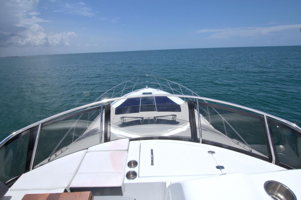 2018 Cruisers Yachts 54 