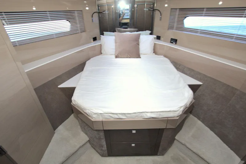 Stepping Stone V Yacht Photos Pics 