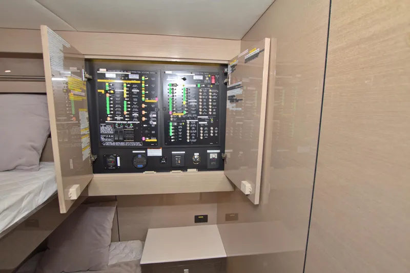 Stepping Stone V Yacht Photos Pics 