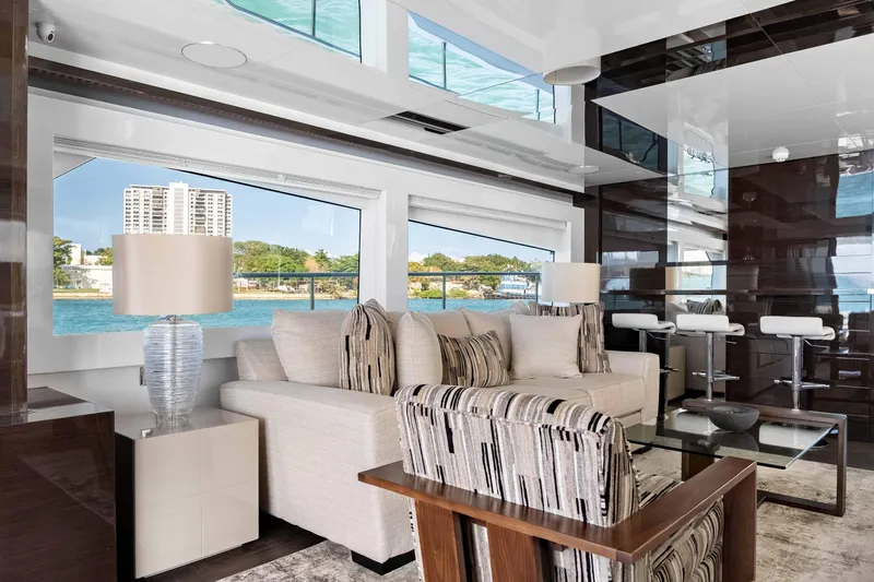 Omnia Yacht Photos Pics Saloon 2