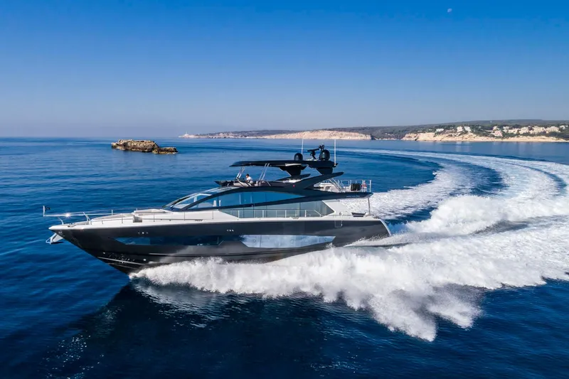 Omnia Yacht Photos Pics Main image