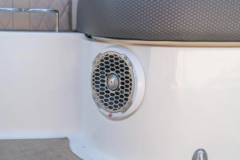  Yacht Photos Pics 2018 Sea Ray SLX 400 boat speaker detail with cushioned seating.