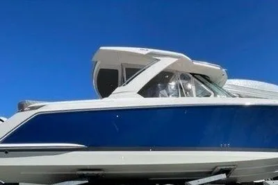 Tiara Yachts 38 LS