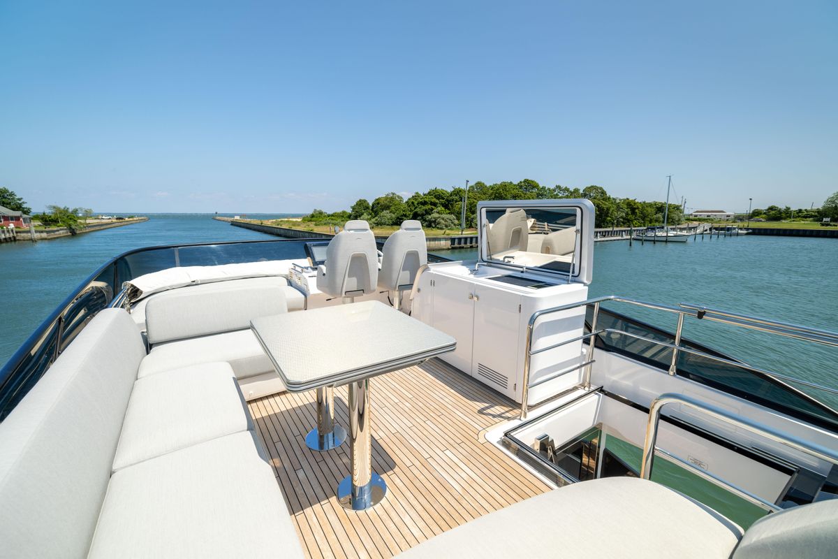 2024 Azimut 70 