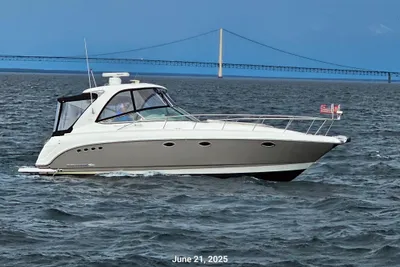 Chaparral 350 Signature