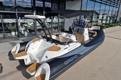 2025 Grand G580GLF PVC Black White