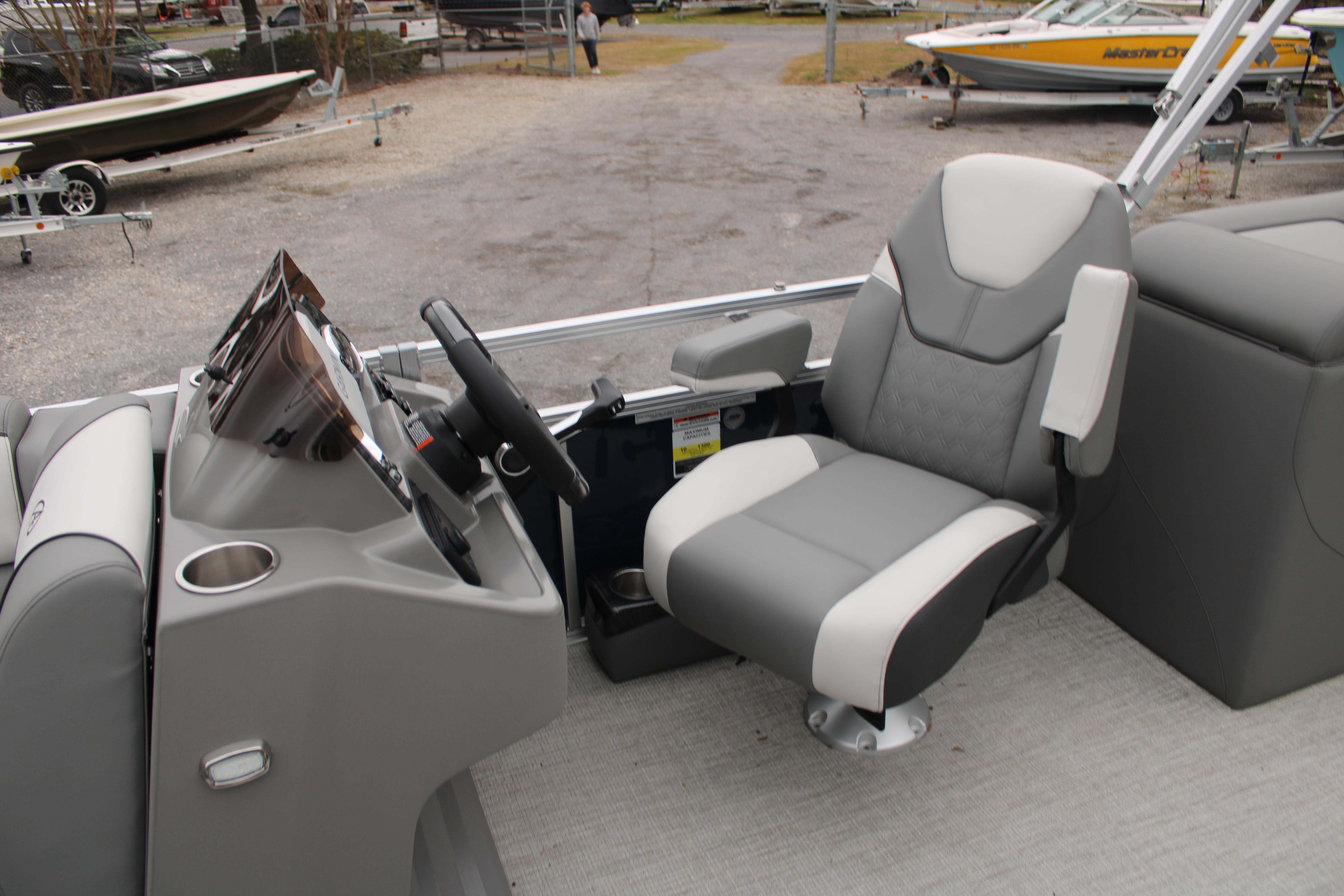 2024 Avalon VENTURE QUAD LOUNGER Pontoon for sale YachtWorld