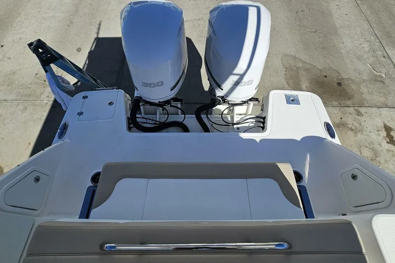  Yacht Photos Pics 2018 Robalo R317 Dual Console boat with twin 300 horsepower engines.