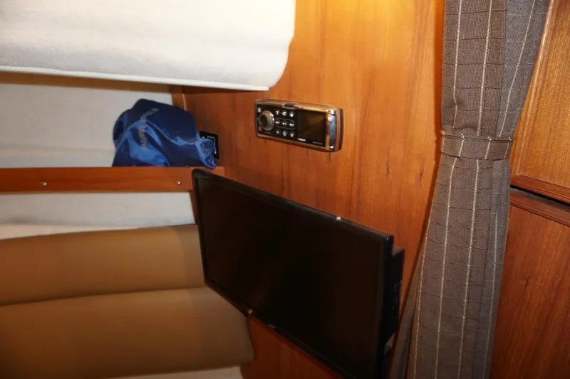  Yacht Photos Pics Interior of 2013 Ranger Tugs S-31 with TV and audio system.
