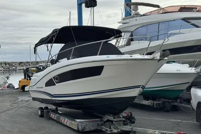 2019 Jeanneau Cap Camarat 9.0 WA