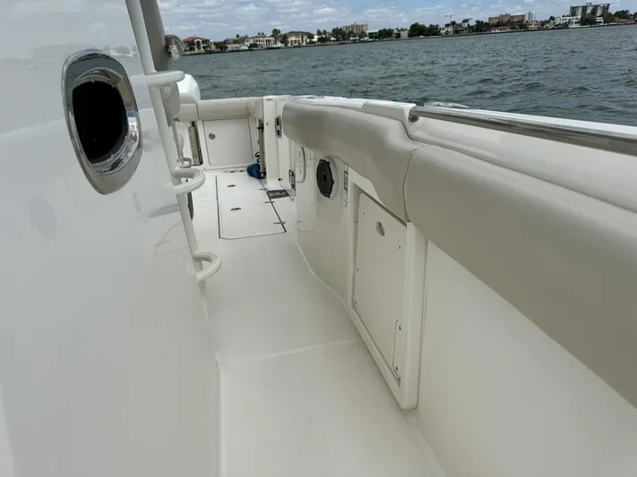 Rocco Yacht Photos Pics 2020 Boston Whaler 330 Outrage boat deck with ocean view.