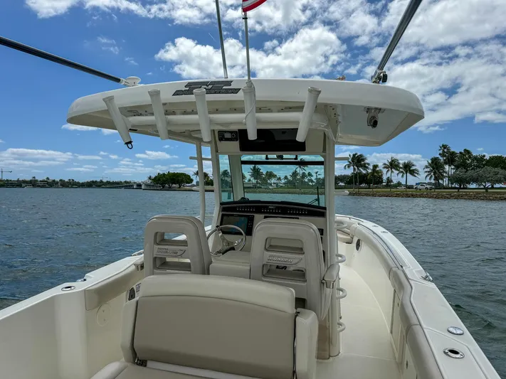 Rocco Yacht Photos Pics 2020 Boston Whaler 330 Outrage boat interior on a sunny day.