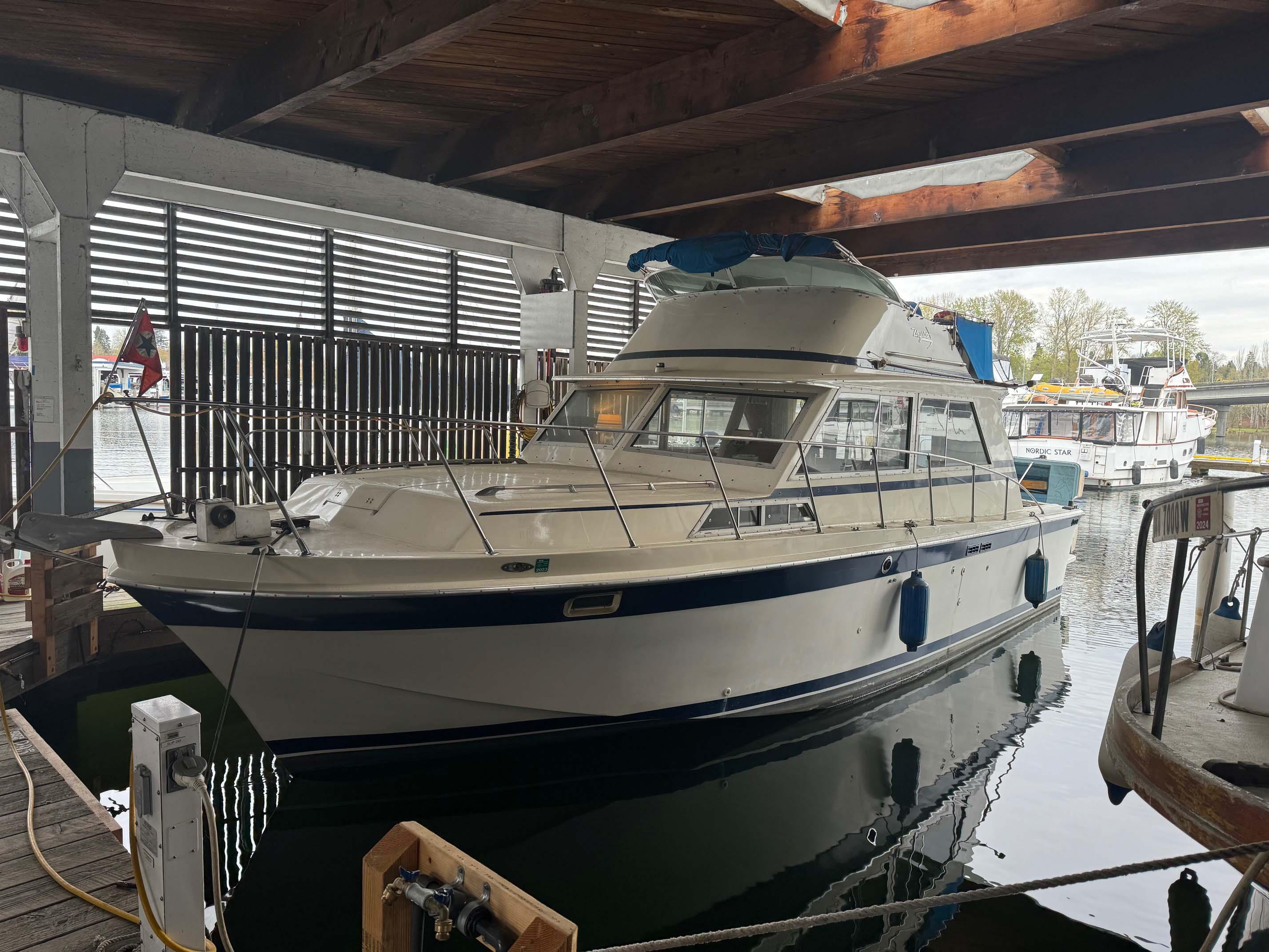 1976 Uniflite Sport Fisherman Motor Yachts for sale - YachtWorld